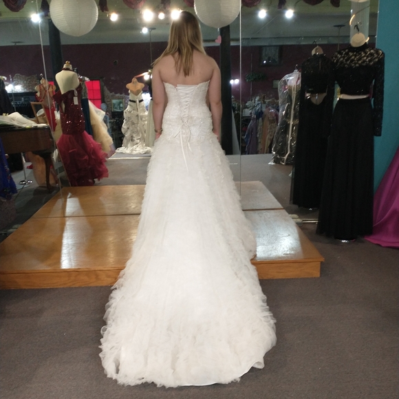 Maggie Soterro Beaded Corset Ruffled Weddng Dres - Picture 3 of 4